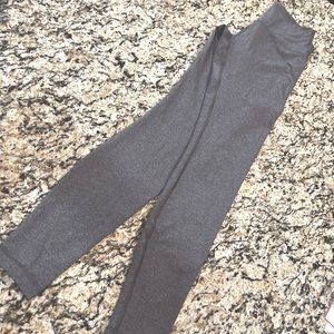 lululemon, grey tights, size 6. Gently used.